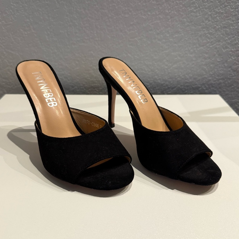 Black Women's Heels- Size 7.5